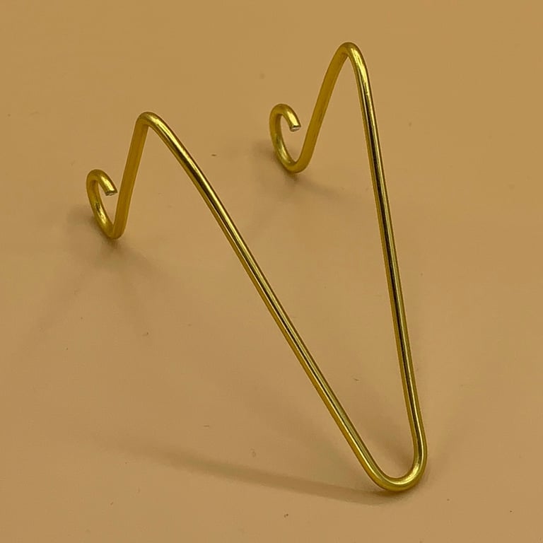 Small wire easel design card holders for place cards, photos or table numbers  