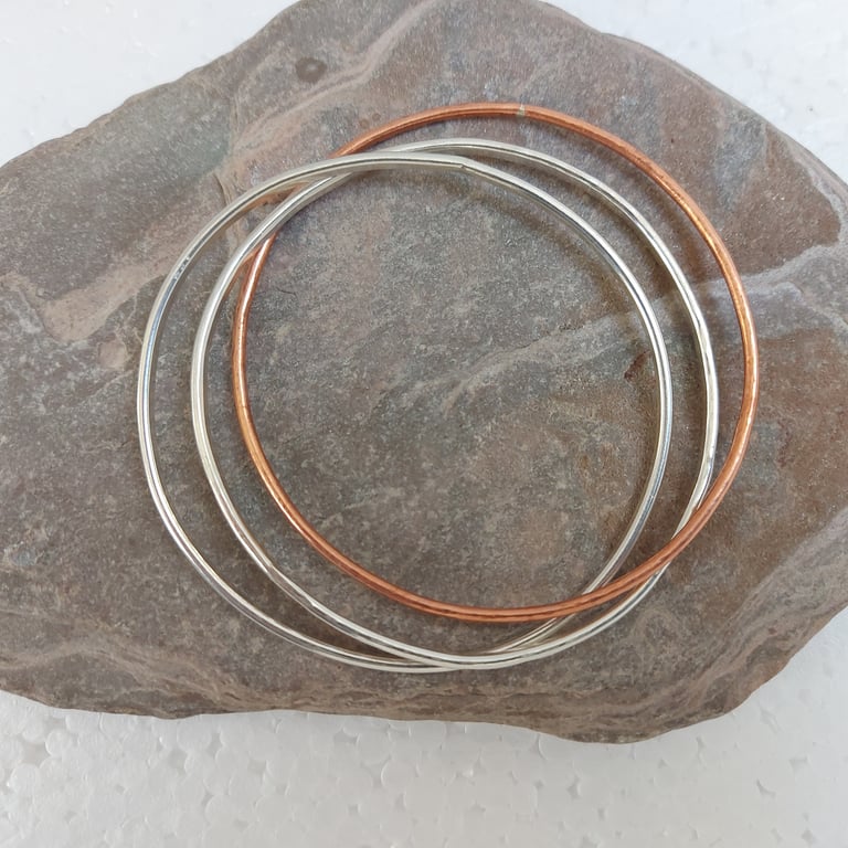Russian wedding bangle - a triplet of interlinked bangles