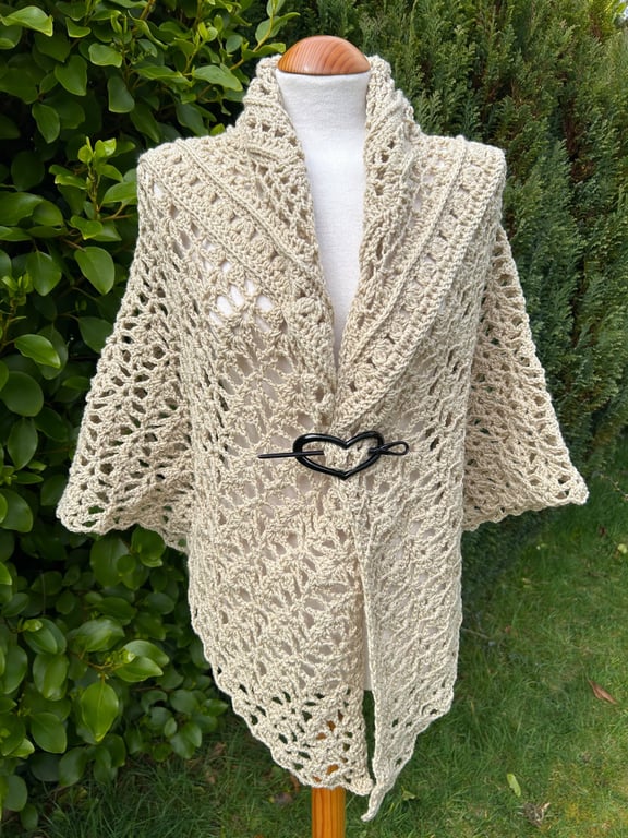 Feminine Lace Triangle Wrap Shawl Scarf in Soft Beige Vegan Yarn 