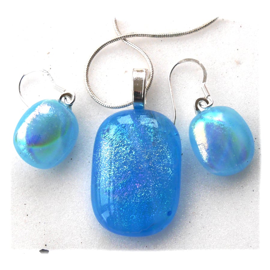 SoLD Dichroic Glass Pendant Earring Set 071 Turquoise Shimmer and silver 