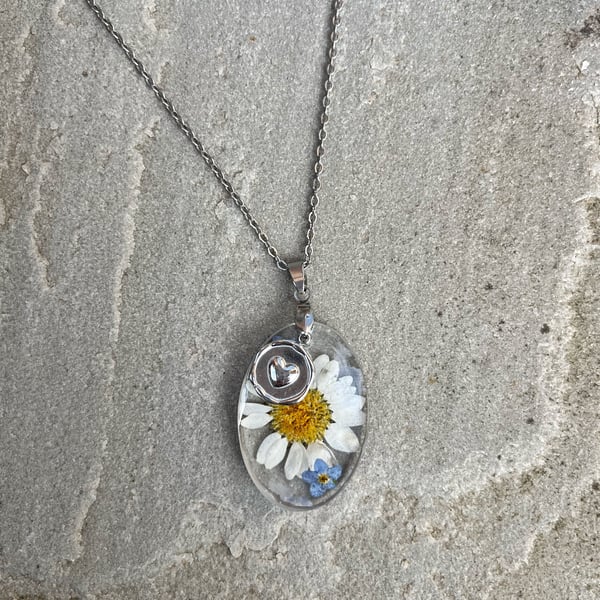 Forget Me Not & Daisy Resin Necklace 