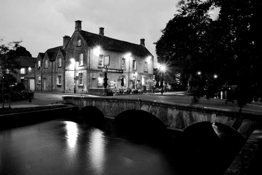 Kingsbridge Inn Bourton On The Water Cotswolds Photograph Print