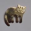 Floppy cat brooch