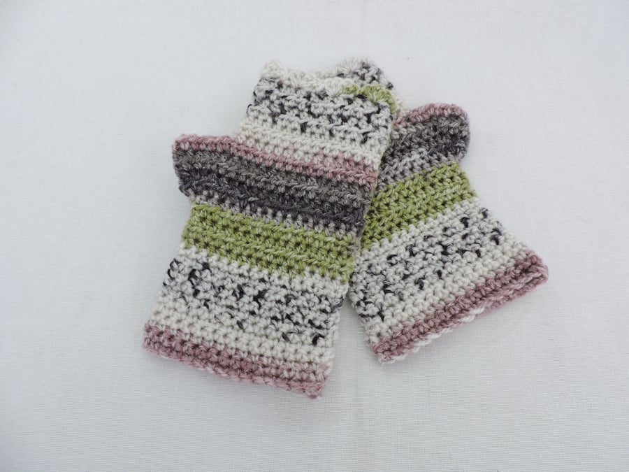 Fingerless Mitts Green Grey White Pink