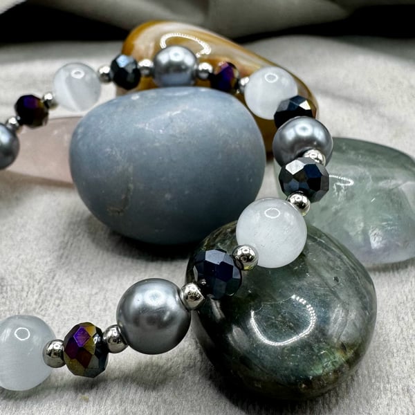 Moonstone and black crystal bracelet - elasticated