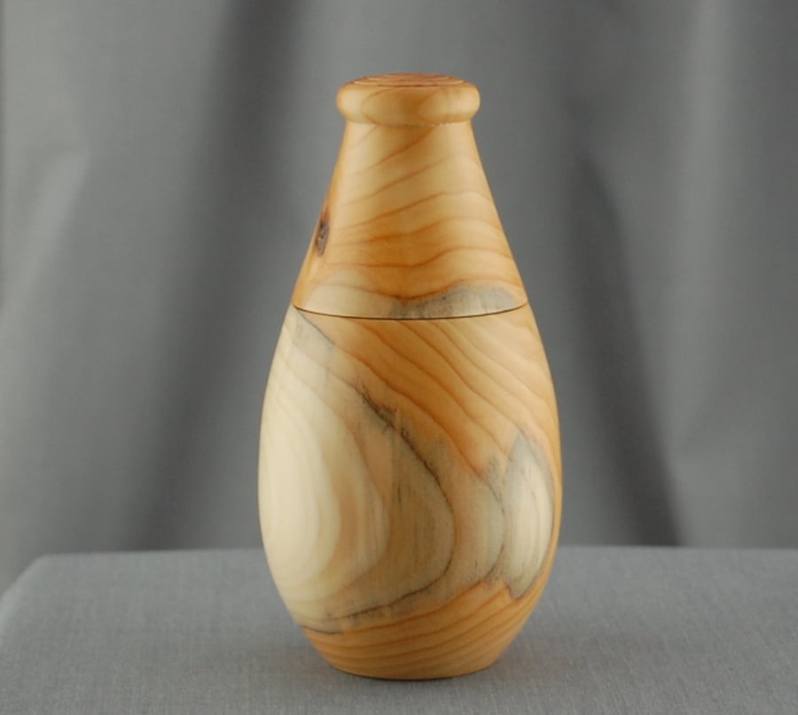 Keepsake Pot in Yew