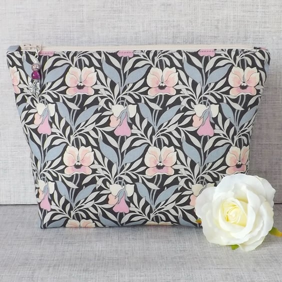 Large zipped pouch, project bag, cosmetic bag, floral, Liberty