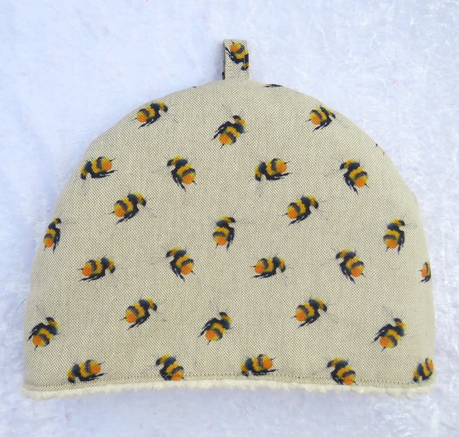   Tea cosy, size small, to fit a one cup teapot, bees
