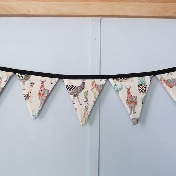 Llamas Bunting