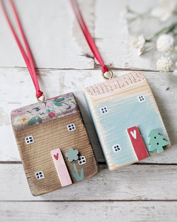 Set of 2 Wooden House Hanging Decorations