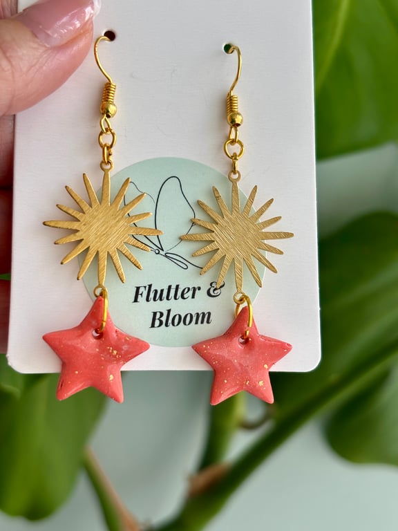 Celestial Coral – Starburst & Gold Fleck Dangling Earrings