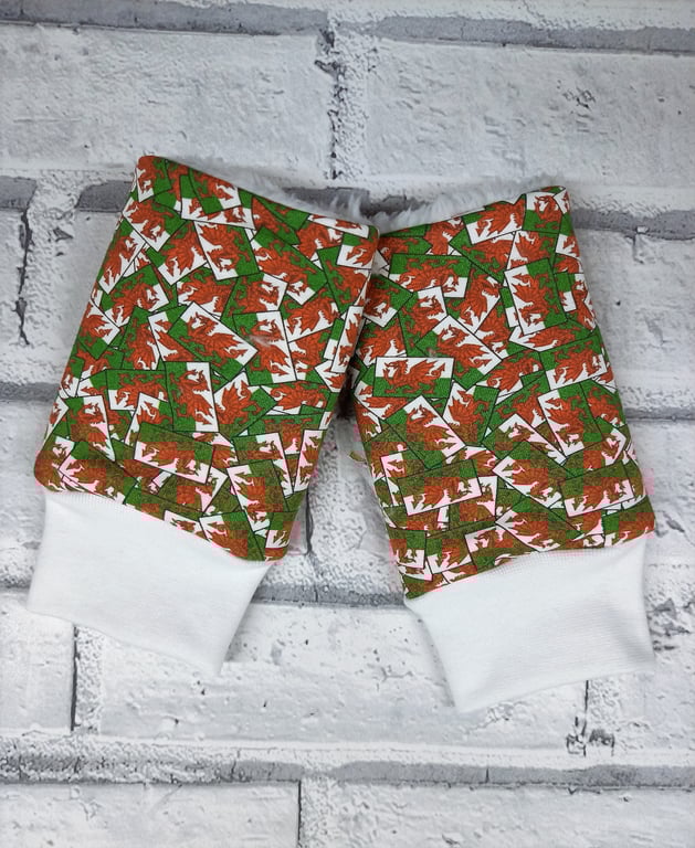 Welsh themed fingerless gloves