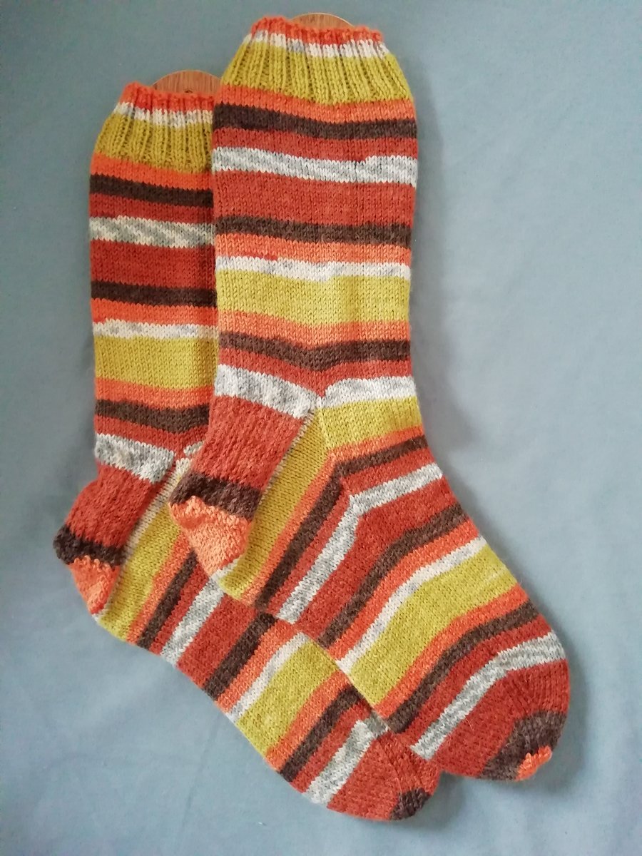 Socks, Hand knitted, Med-Large size 7-8