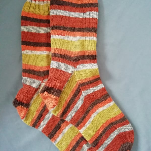 Socks, Hand knitted, Med-Large size 7-8