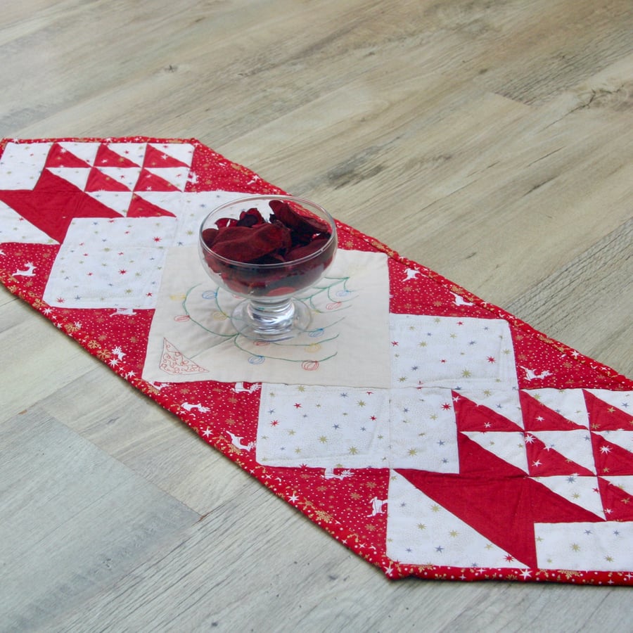 Festive Table Runner with Christmas Tree centre