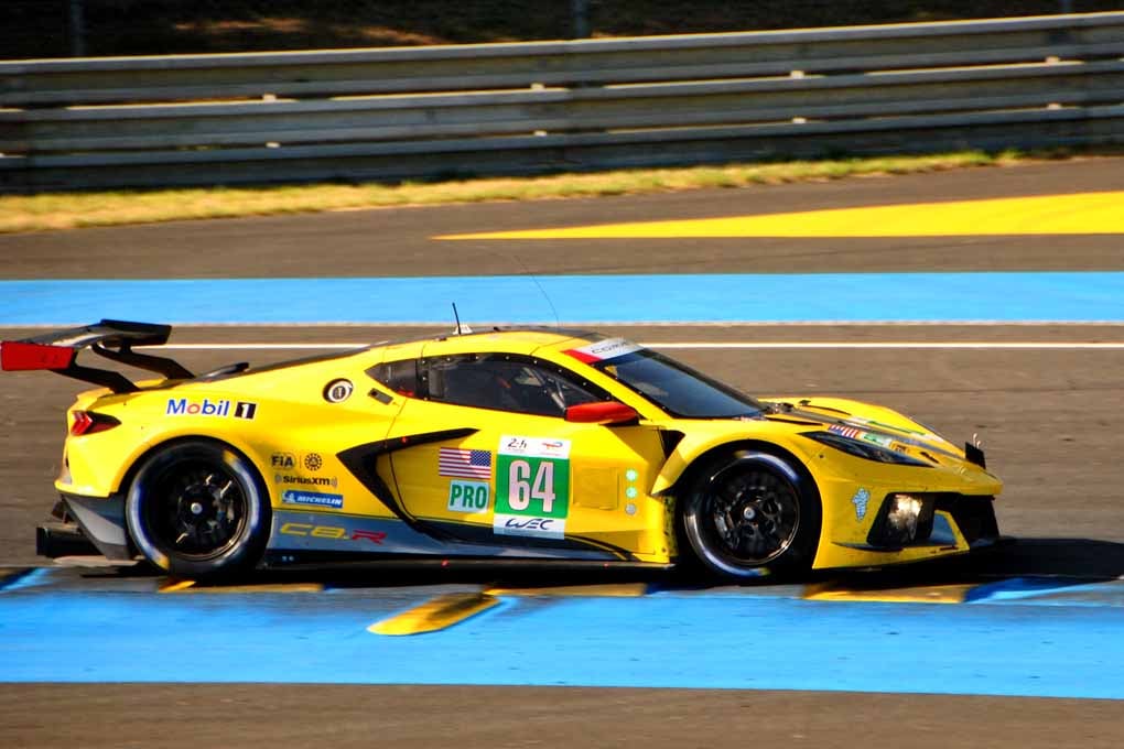 Chevrolet Corvette C8R 24 Hours of Le Mans 2022 18"X12" Print