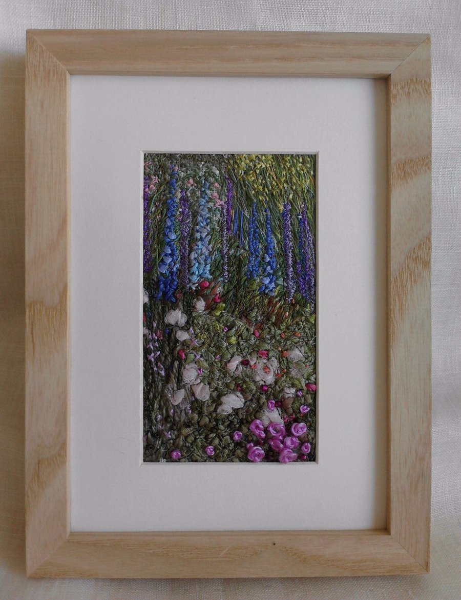 ART PICTURE STITCHED EMBROIDERED GARDEN IMPRESSION in light wood frame 
