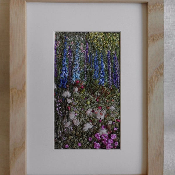 ART PICTURE STITCHED EMBROIDERED GARDEN IMPRESSION in light wood frame 