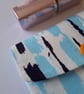 Blue and white card holder - Image 4
