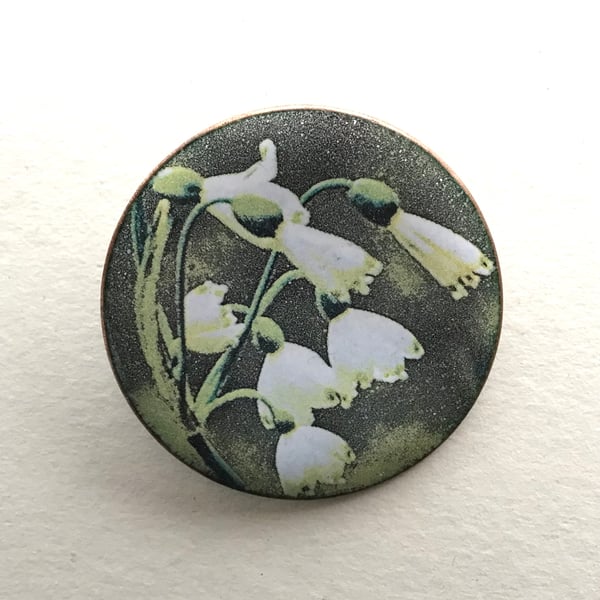 Circular Floral Enamelled Brooch - Snowdrop