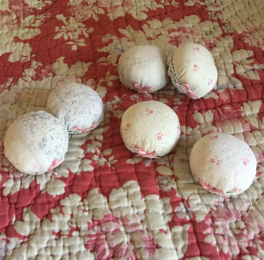  Miniature Pin cushion