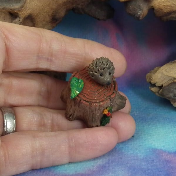 Sale Tiniest Micro Hedgehog 'Hettie' on tree stump OOAK Sculpt by Ann Galvin