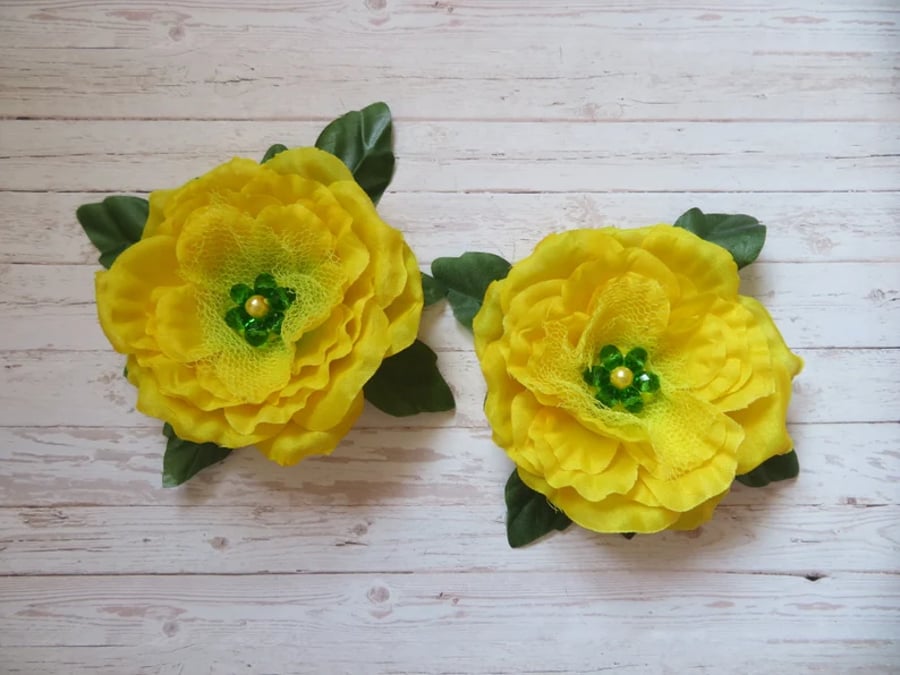 Bright Yellow Rose Flower & Green Leaves Vintage Rockabilly Style Hair Clips