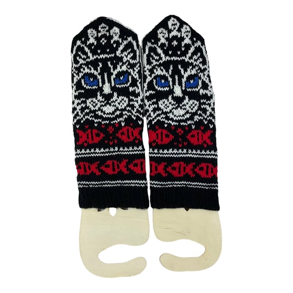 Hand knitted black cat mittens, hand knit wool mittens, fairisle stranded mitten