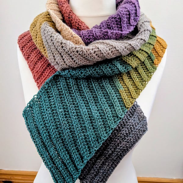 Diagonal scarf