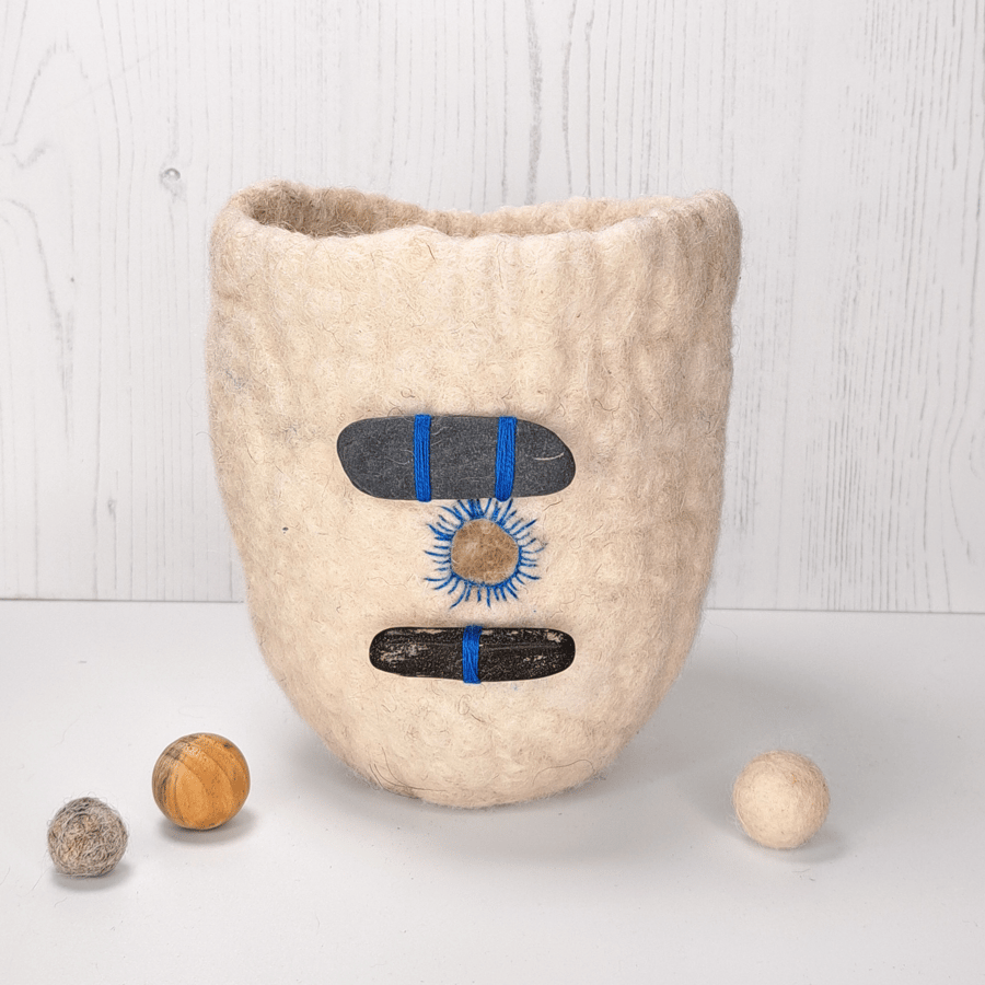 British Wool Pot with Hidden Bee – Handmade, Natural, and One-of-a-Kind