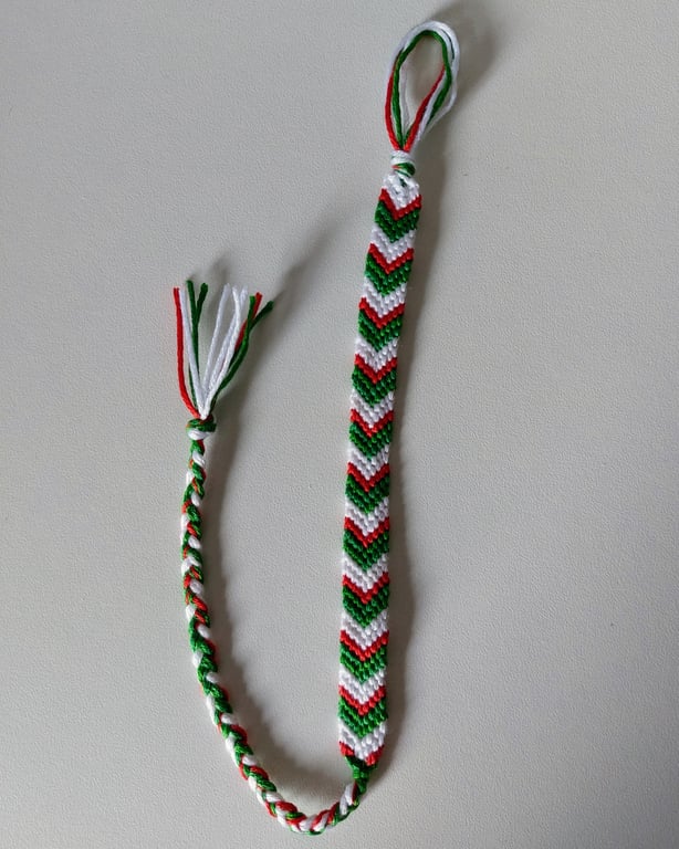 Welsh Flag Colour Friendship Bracelet – Red White Green Chevron – Adjustable