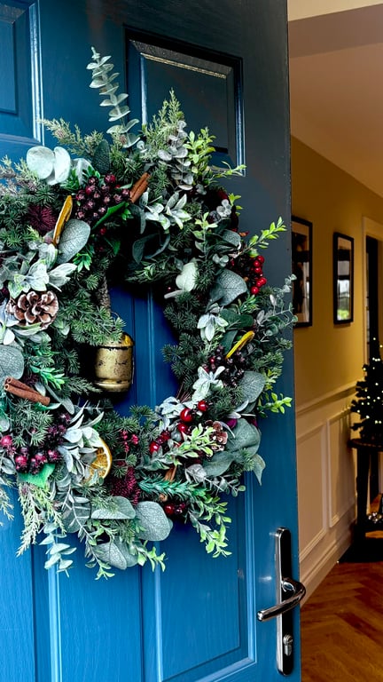 Luxury Christmas Faux Wreath with Bell: Rustic Farmhouse Door Decor (55cm)