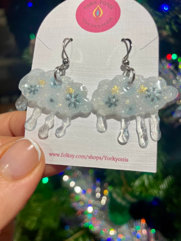 Pretty Snow Cloud Earrings 