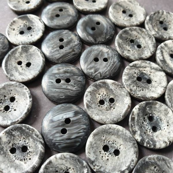 18mm 28L Stone like polyester Buttons Grey