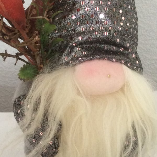 Christmas Gnome - Yuri