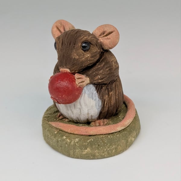 Mini Mouse with Berry 2