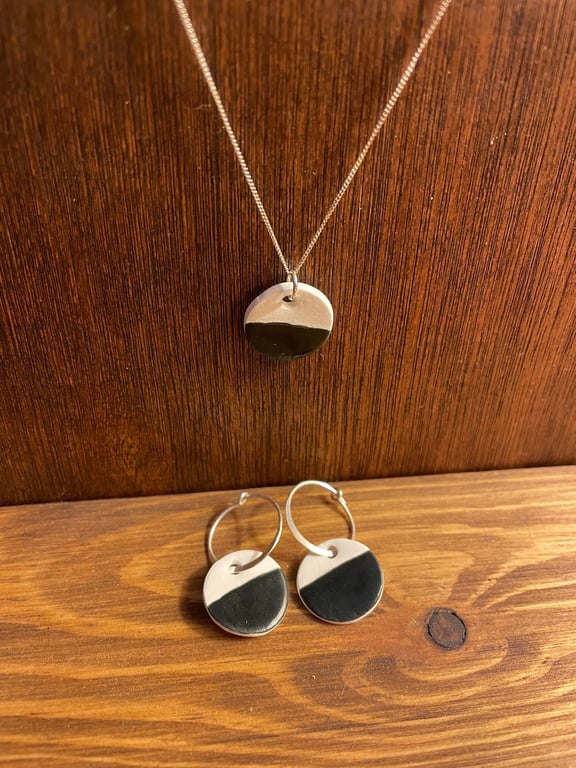 Monochrome porcelain necklace & earring collection