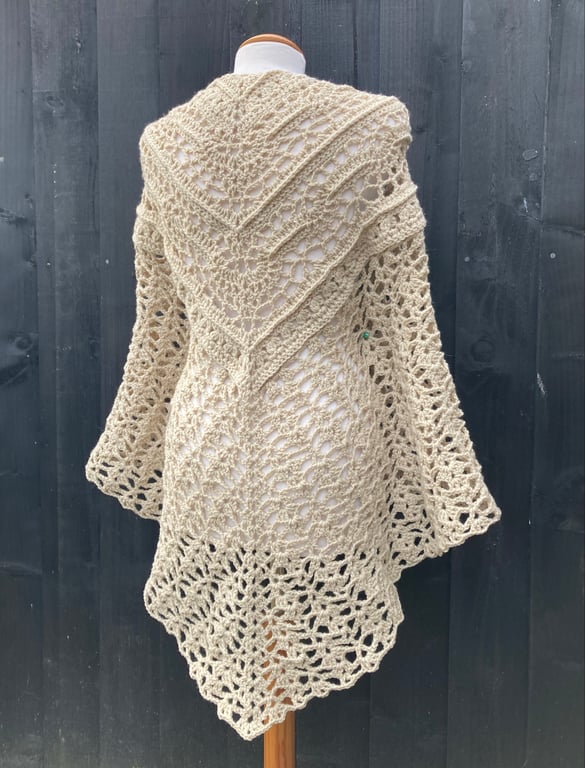 Feminine Lace Triangle Wrap Shawl Scarf in Soft Beige Vegan Yarn 