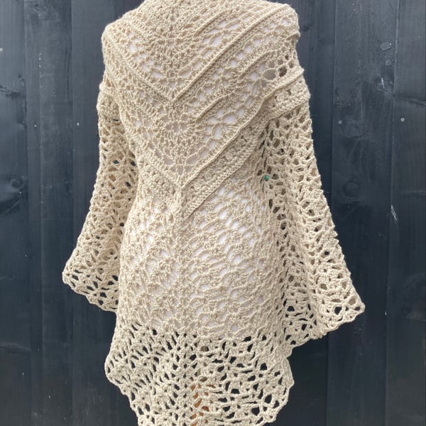 Feminine Lace Triangle Wrap Shawl Scarf in Soft Beige Vegan Yarn 