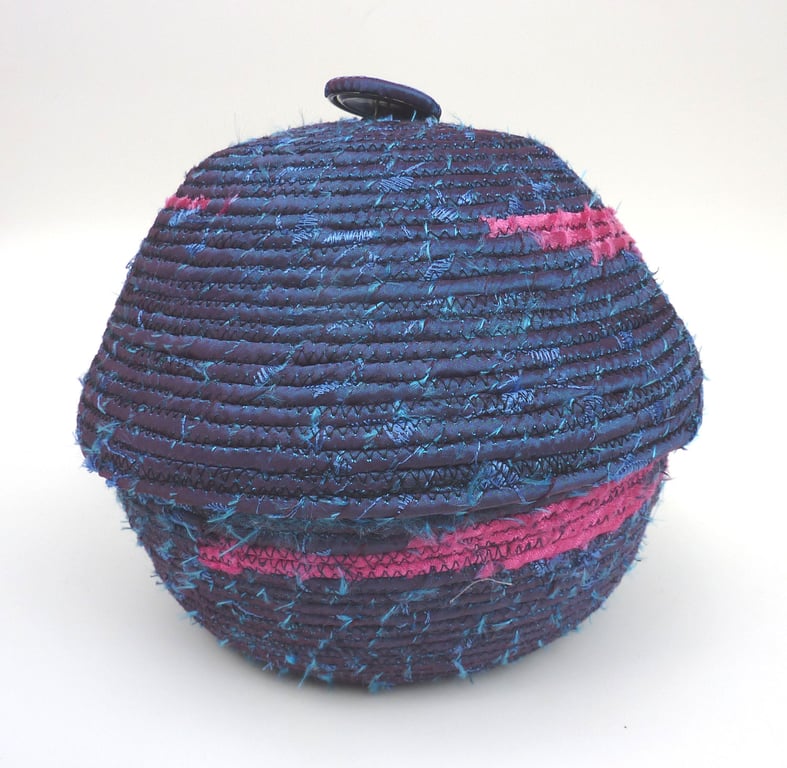 Basket with lid - jewellery or hair accessories