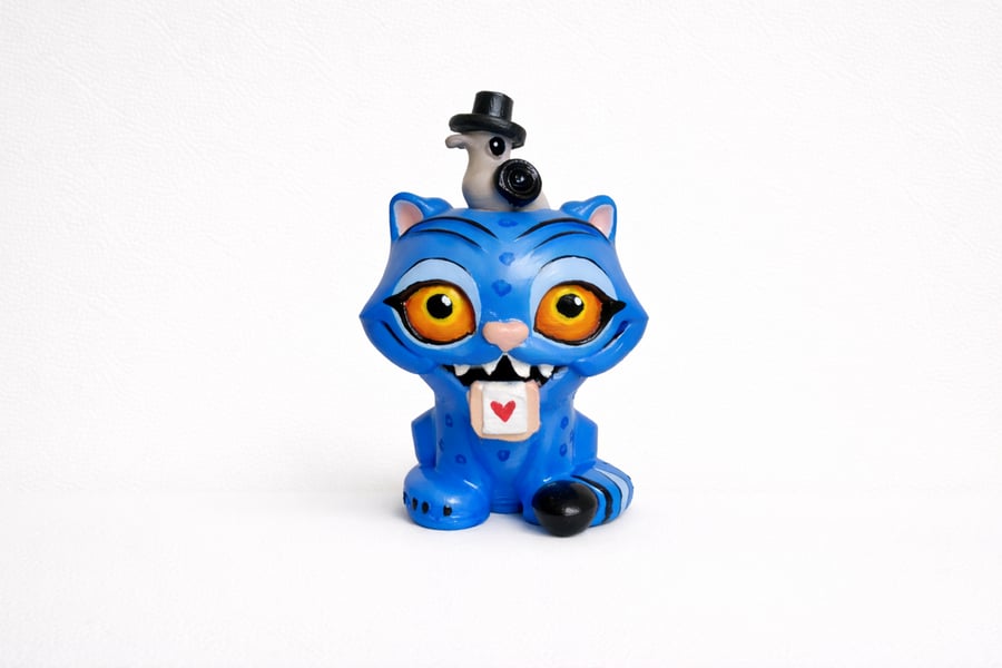 Monster Cat Figurine - 80 - 150 - 60mm