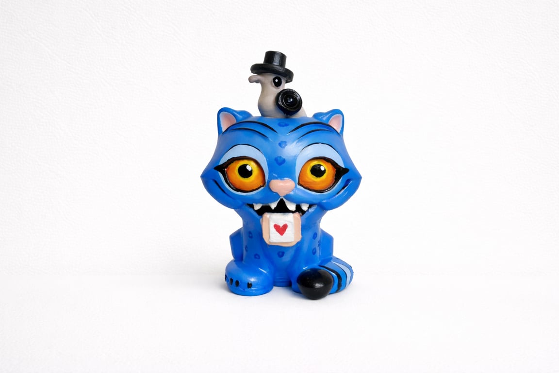 Monster Cat Figurine - 80 - 150 - 60mm