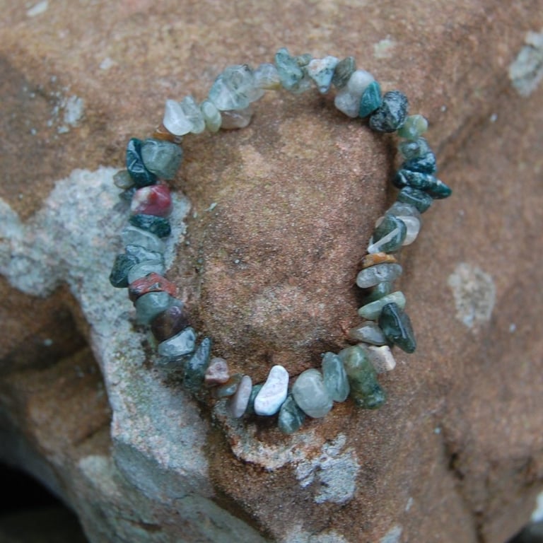 Moss Green Agate Gemstone Chip Bracelet - Handmade Natural Stone Bracelet