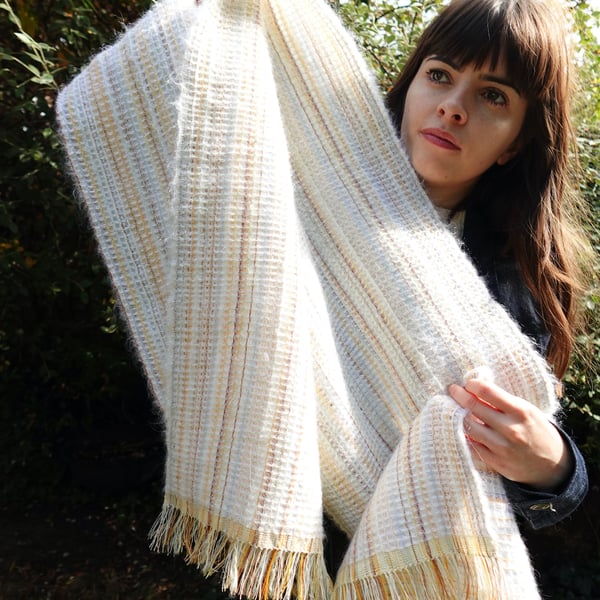 WOVEN MOHAIR WAFFLE SCARF