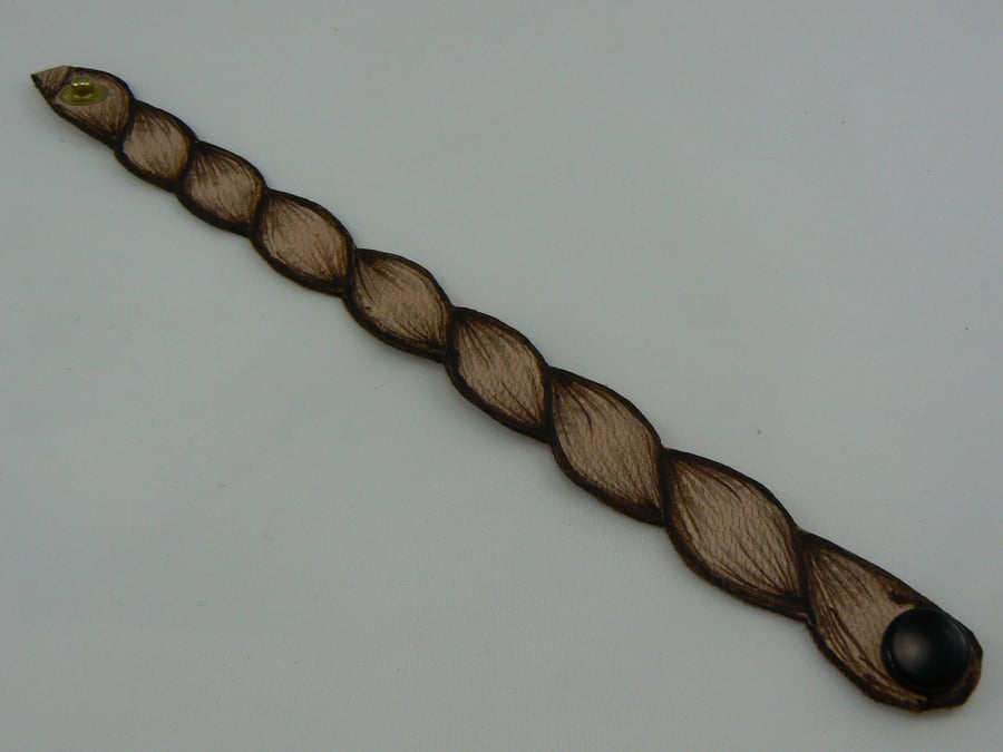 Pyrographed leather bracelet (rope)