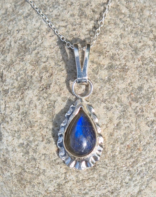Sterling silver and labradorite necklace 