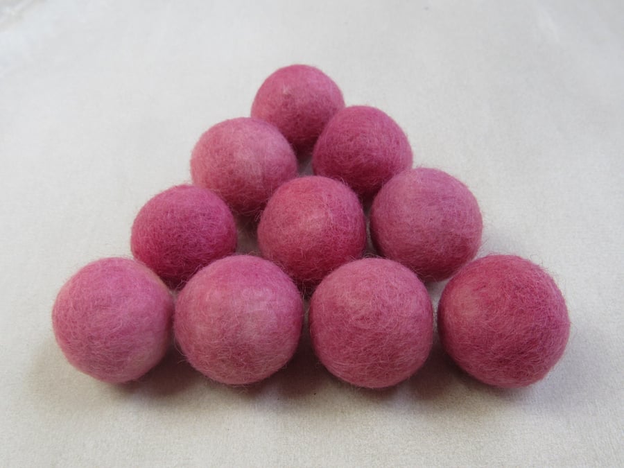 10 2cm Cochineal Pink Natural Dye Felt Balls