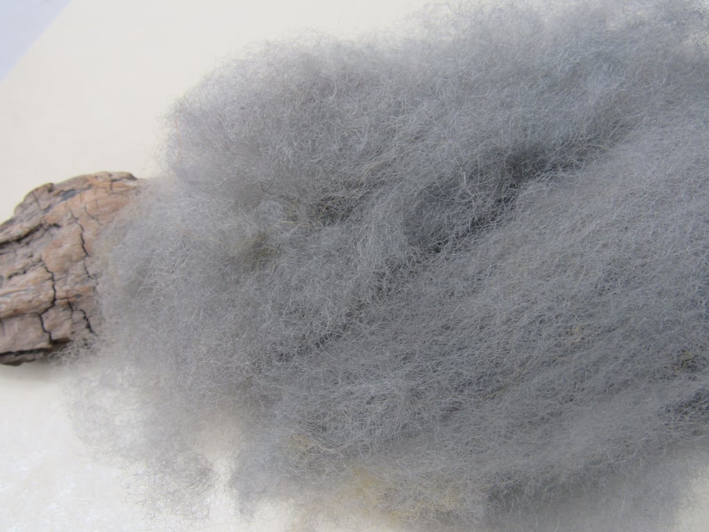 10g Naturally Dyed Dove Grey Llanwenog Felting Wool