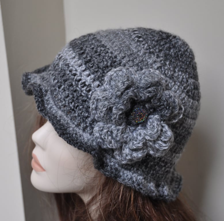 Hand Crocheted 1920s Flapper Hat Beanie Grey Black Ombre Crochet