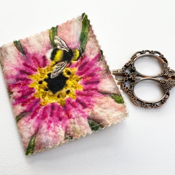 Bee and flower sewing needle and pins case. 